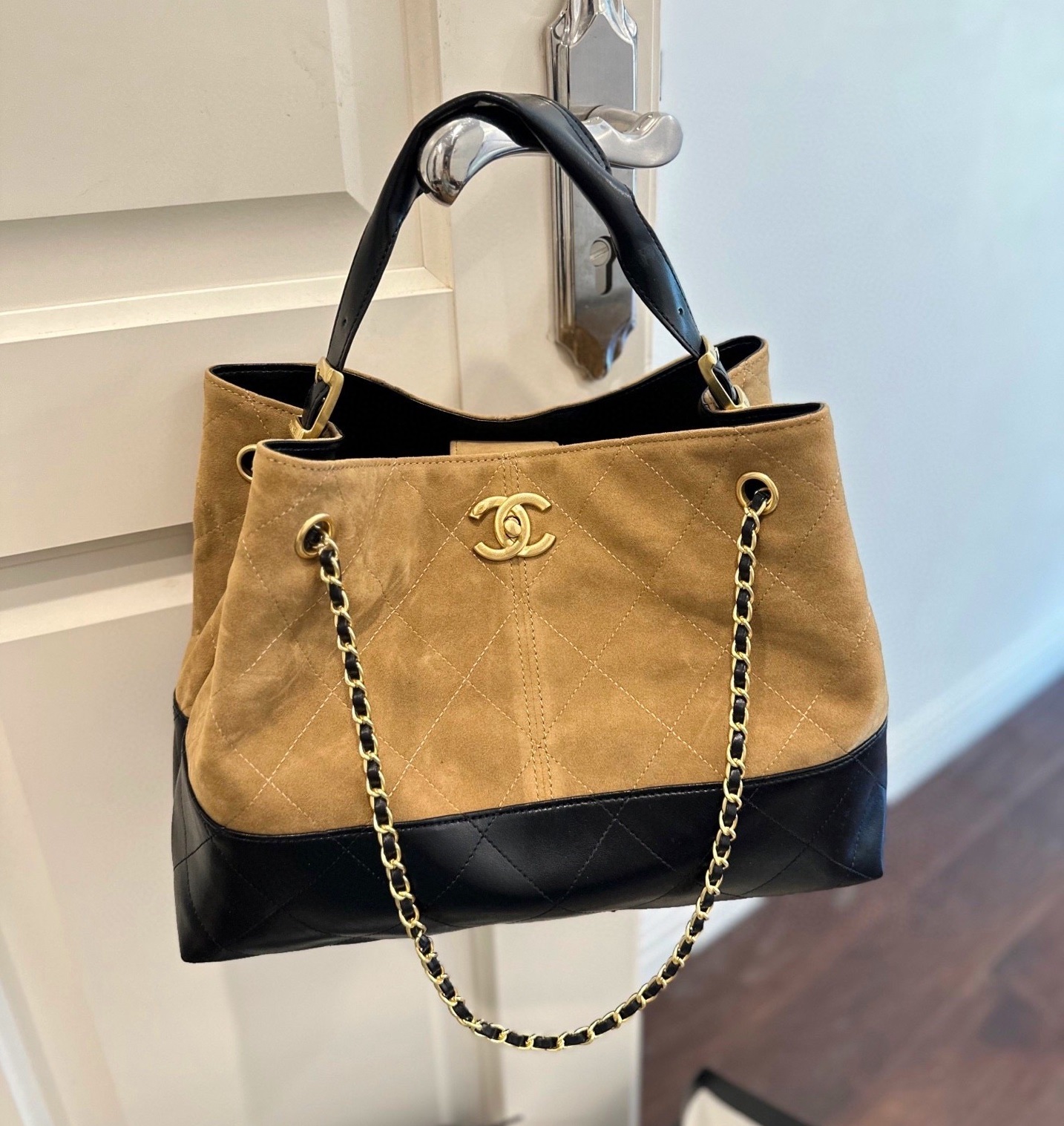 FWB12 | CHANEL Women's Bags (631896-P205)